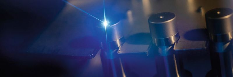 Mittels Lasermarkieren lassen sich viele Materialien sehr flexibel beschriften oder mit Codes versehen.