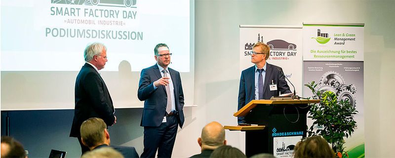 Der Smart Factory Day brachte Produktionsexperten zusammen, im Mittelpunkt stand die smarte Fabrik. In der Podiumsdiskussion ging es auch um die damit einhergehenden neuen Arbeitswelten.