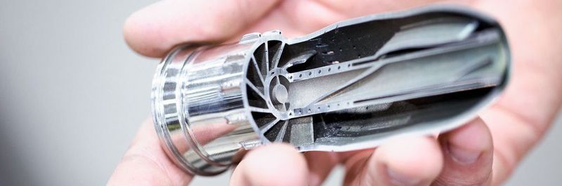 The new, 3D-printed injection nozzle from GE significantly reduces fuel consumption thanks to optimum interior design.