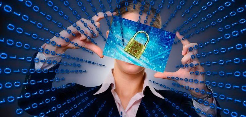 Wer haftet, wenn ein Cyberangriff ein vernetztes System zweckendfremdet? Oder wenn ein Autonomes Fahrzeug in einen Unfall verwickelt wird? Wir zeigen, wie sich die rechtliche Haftungssystematik darstellt und wer möglicherweise zur Haftung herangezogen werden kann.