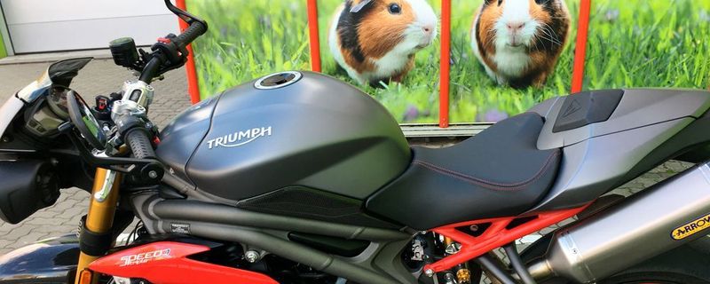 Triumph ruft in Deutschland rund 900 Modelle der Speed Triple R und RS (Modelljahr 2016 bis 2018) zurück.
