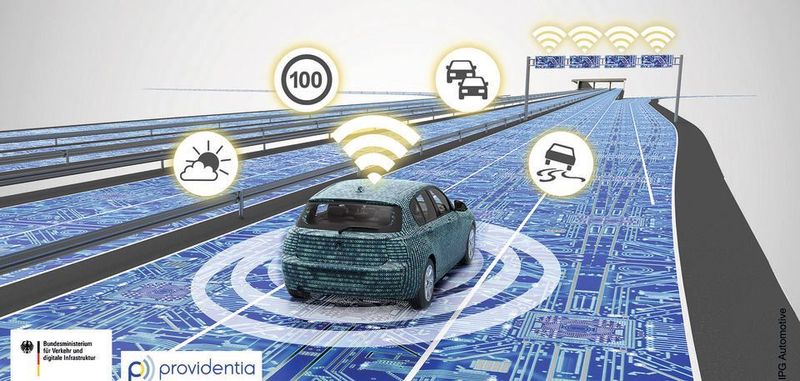 Detaillierte Sensorinfrastruktur an der Fahrbahn und hochautomatisierte Flottenkommunikation liefern umfassende Echtzeit-Vorausschau auf den Verkehr.
