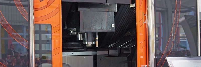 Auftragen und Bearbeiten vereint: Mit der Hybridtechnologie von Mazak lassen sich hoch belastete Bauteile aus kostengünstigen Grundkörpern kombiniert mit harten und verschleissfesten Werkstoffen wesentlich wirtschaftlicher und schneller herstellen und instand setzen.