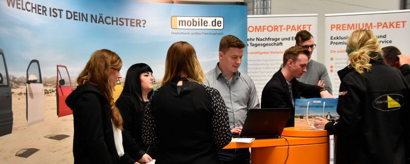 Die Online-Wissenstankstelle für Motorradhändler – der Mobile.de-Stand auf der Fachtagung.