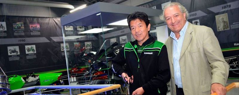 Masatoshi Yoshioka eröffnet gemeinsam mit Race Bike Collection-Initiator Franz Rau die Kawasaki-Ausstellung im Technik-Museum Speyer.