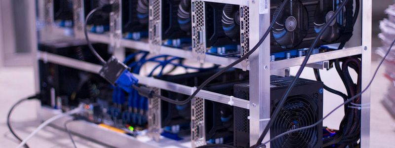 Solche Rechner werden vielfach für das Krypto-Mining genommen, einer der Vorraussetzungen für Kryptowährungen. Doch Währungen sind nur einer kleiner Bestandteil an Möglichkeiten, die Blockchain bietet.