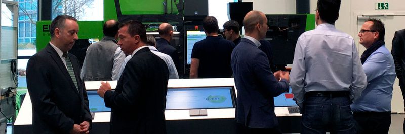Inject 4.0 lautet die Antwort von Engel auf die Herausforderungen der Digitalisierung und Vernetzung. Das Thema bildet im neuen, interaktiven Technologiezentrum in Hannover einen festen Schwerpunkt. Teilnehmer der med.con konnten hier viele Softwarelösungen von Engel selbst ausprobieren.