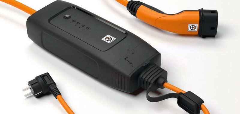 Elektromobilität: Das mobile Mode-2-Ladesystem mit IC-CPD von Lapp Systems.