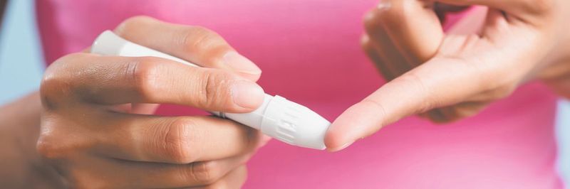 Abb. 1: Forscher arbeiten derzeit mit Hochdruck an Lösungen, die das Therapeutische Drug Monitoring ähnlich einfach machen sollen wie eine Blutzuckermessung.