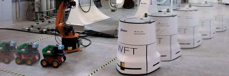 Die Transportroboter am ZfT orientieren sich dort anhand ihres Laserdistanzsensors und einer hinterlegten Karte.