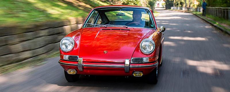Der 911er aus der Scheune erstrahlt nach jahrelanger Restaurierung wieder im neuen Glanz.