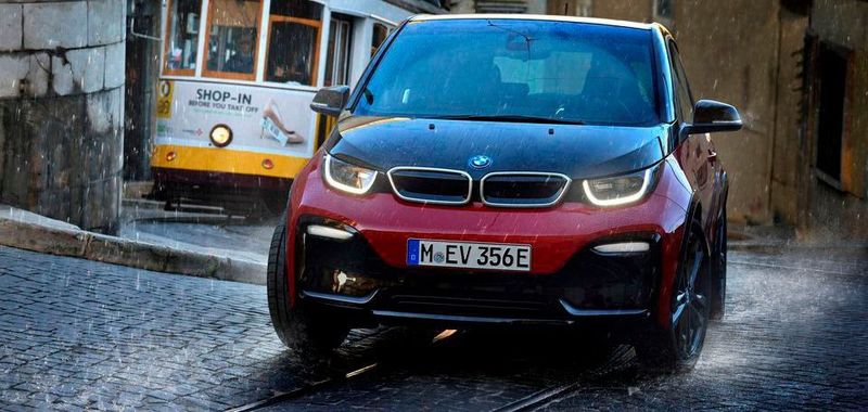 Der positive Effekt der verkürzten Regelungszyklen kommt nicht nur bei rein elektrisch angetriebenen Automobilen zum Tragen. Die Antriebsschlupfregelung optimiert auch die Traktion, Fahrstabilität und Fahrdynamik von Fahrzeugen mit Verbrennungsmotor.