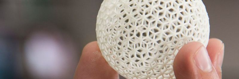 Mit 3D-Druck lassen sich komplexe und schwierige Geometrien realisieren, wie etwa dieser Ball.