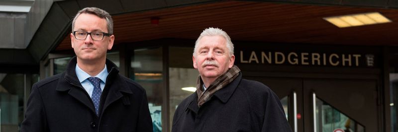 Jochen Eschborn (r.), Vorsitzender der Elvis AG und Dr. Moritz Lorenz, prozessbegleitender Anwalt, haben kurz vor Weihnachten eine 176-Mio-Euro-Klage gegen Daimler eingereicht.