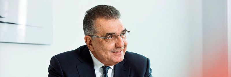 “We want to have even greater transparency in our supply chain!” said Francisco Javier Garcia Sanz, member of the Board of Management with responsibility for Procurement.