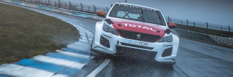 Peugeot stellt seinen neuen 308 TCR vor, der in der WTCR-Saison 2018 eingesetzt werden soll.