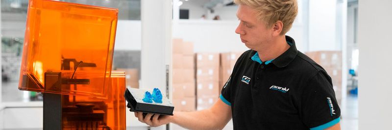 Process engineer Christian Joebstl runs three Form 2 SLA 3D printers in Pankl’s production facility.