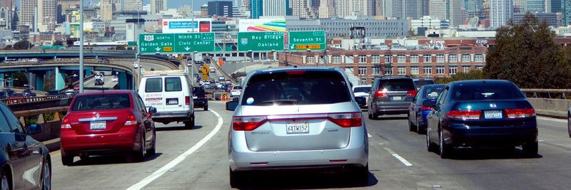 Intelligente Mobilität fördert die Verkehrssicherheit und dient dem Umweltschutz.