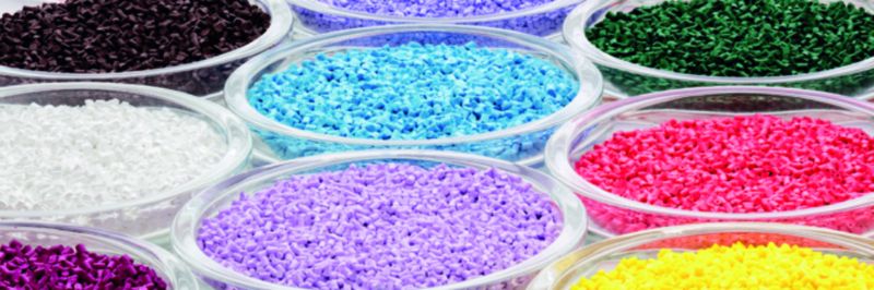 Die digitale Steuerung der Produktions- und Abfüllanlagen ermöglicht eine passgenaue Zusammenstellung der einzelnen Rezepturen.