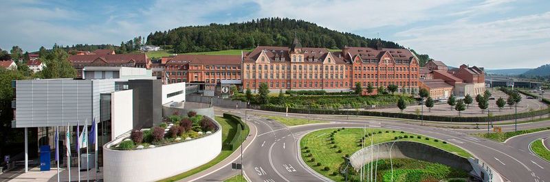 Von dem aktuellen Tarifstreit in der Metallindustrie sind nicht nur Autohersteller wie Mercedes Benz betroffen. Auch der Medizintechnikhersteller Aesculap blieb nicht von Protesten verschont.
