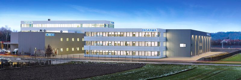 Der 7,8 Mio. Euro teure Erweiterungsbau ist als Energieeffizienz-Haus gemäß dem Standard KfW 55 konzipiert und bezieht den Energiebedarf zu weiten Teilen aus erneuerbaren Quellen.