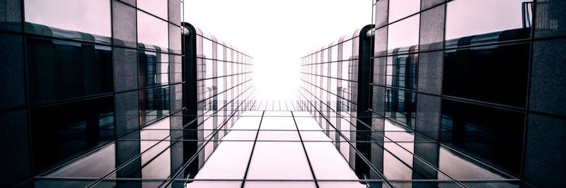 Ein Blick in die Zukunft – vorausschauenden Datenanalysen können im B2B vor allem im Neukundengeschäft eine große Unterstützung sein. Wie das aussieht, verraten Martin Groß-Albertshausen und Parsis Dastani.