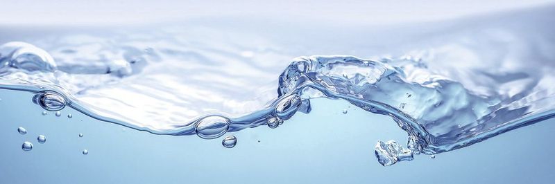 Bei der Hydro-Lubricants-Technologie bilden Wasser und wasserlösliche Öle eine homogene Lösung, die als Schmierstoff verwendet werden kann.