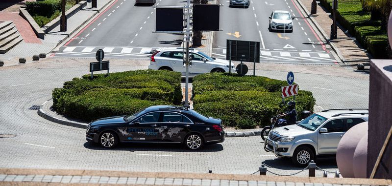 „Automatisierte und autonome Fahrzeuge brauchen internationales Lernmaterial aus dem realen Straßenverkehr, um Verkehrssituationen richtig zu verstehen und auf unterschiedliche Szenarien vorbereitet zu sein“, so Ola Källenius, Vorstandsmitglied bei Daimler.
