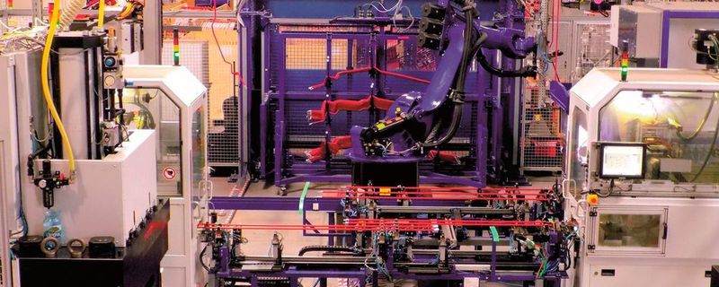 Leoni arbeitet immer stärker an der Automatisierung seiner Produktion. Aluminium-Stromschienen werden in in Osteuropa bereits vollautomatisch gefertigt.