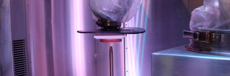Das australische Unternehmen Spee-3D hat einen Roboterarm in seinen 3D-Drucker gebaut. Beim SP3D-Verfahren wird mit Überschallgeschwindigkeit ein Metallbauteil additiv gefertigt.
