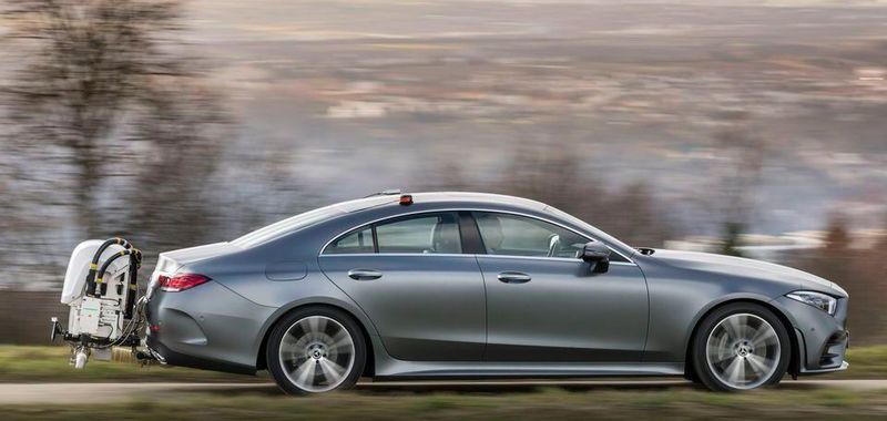 Dank RDE wird das Abgasverhalten künftiger Autos unter realistischen Bedingungen gemessen. Der Aufwand für diese Messungen ist allerdings enorm.