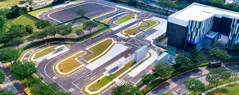 Die Nanyang Technological University, die Verkehrsbehörde LTA (Land Transport Authority) und Jurong Town Corporation (JTC) haben Singapurs erstes Testcenter für autonome Fahrzeuge (CETRAN) eröffnet. Eine PTV-Software zur Verkehrssimulation soll dabei zum Einsatz kommen.
