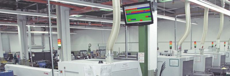 Bei Ketterer ist nun in jedem Bereich der Produktion ein großer Bildschirm angebracht, auf dem der Status jeder Maschine mit Smart-Monitor auf einen Blick sichtbar ist.