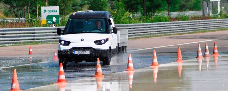 In 40 Jahren kam das ABS in vielen Fahrzeugtypen zum Einsatz. Hier: Ein Streetscooter bei der Bremsmessung auf der ABS-Strecke im Dekra Automobil Test Center in Klettwitz.