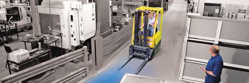 Die maximale Montagehöhe des Safe-T-Signal-Systems beträgt 4880 mm, die Mindestmontagehöhe ist 3050 mm.