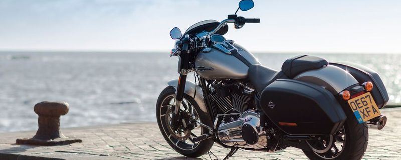 Harley-Davidson hat seine noch brandneue Softail-Baureihe um eine neue Modellvariante namens Sport Glide ergänzt.
