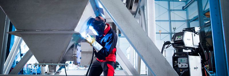 Wirtschaftliche und ökologische Schweißprozesse, wie Force Arc puls von EWM, spielen in Zukunft eine immer wichtigere Rolle: Mit dem EWM-Award fördert Deutschlands größter Hersteller fortschrittliche Ansätze in der Schweißtechnik mit einem Preisgeld von 30.000 Euro.