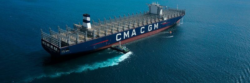 Die CMA CGM Antoine de Saint Exupery ist mit einem sogenannten Becker Twisted Fin ausgestattet. Dieses System verbessert die Propellerleistung und senkt dadurch den Energieverbrauch.