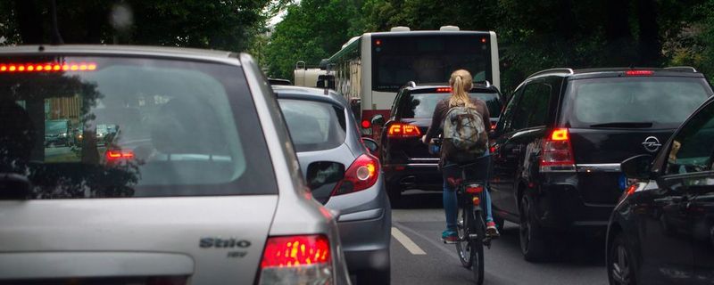 Laut einer Studie von Inrix ist München Deutschlands Stauhauptstadt: Hier warteten Autofahrer 2017 insgesamt 51 Stunden im Stau.