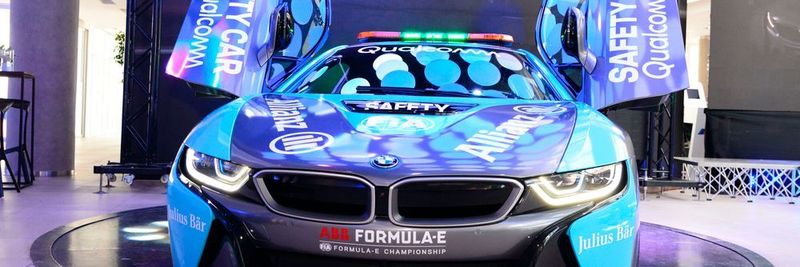 Nach seiner Präsentation in Santiago de Chile hat das neue BMW i8 Coupé Qualcomm Safety Car seinen ersten Renneinsatz beim ABB FIA Formula E Championship absolviert.