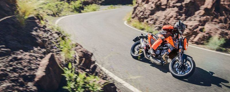 Zurück in die Werkstätten: Besitzer einer KTM 690 Duke und Duke R können online checken, ob sie von Kraftstoffundichtigkeiten betroffen sind.