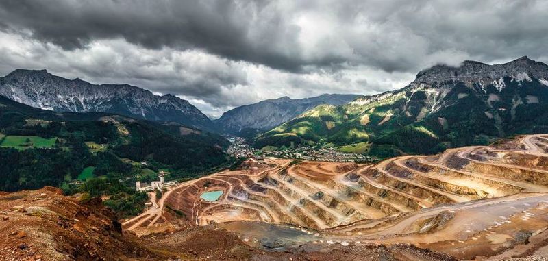 Laut Experten haben die westlichen Autobauer den Beginn des Kobaltrennens schon verschlafen, wenn man bedenke, mit welchem Tempo chinesische Konzerne sich die begrenzten Vorkommen sichern.