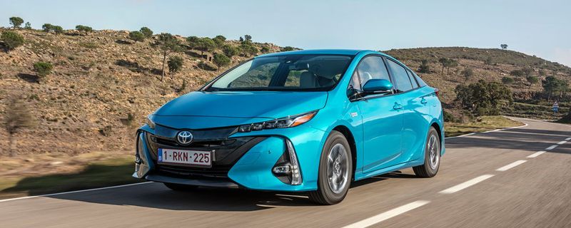 Den Prius bietet Toyota außer als Hybrid auch als PHEV an.