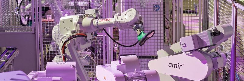 Ob Auslastung, Auftragsfortschritt oder Maschinenparameter: Produktionsdaten können bequem online überwacht werden. Und bei wichtigen Ereignissen ermöglichen automatische Benachrichtigungen ein frühzeitiges Handeln.