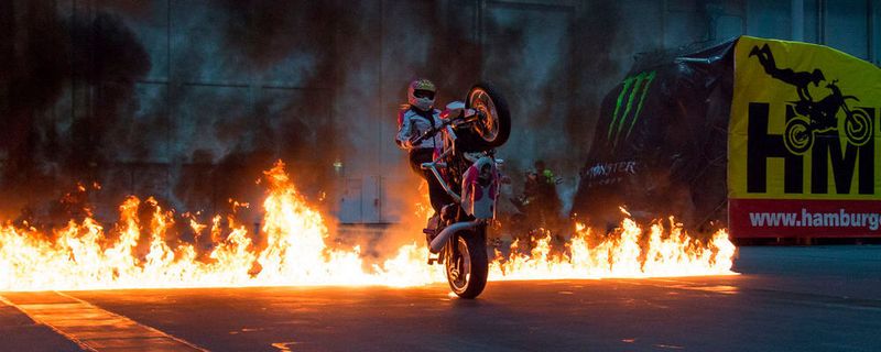 Mai-Lin Senf heizte den Fans bei Minusgraden auf den Hamburger Motorrad Tagen 2018 ein.
