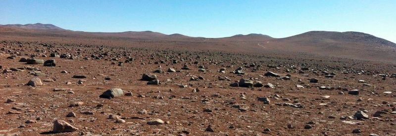 Feldforschung in Chile - Marsähnliche Landschaft in der chilenischen Atacama-Wüste, nahe der Probenentnahmestelle Yungay.