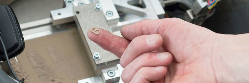 Forscher testen 3D-Druck in der Schwerelosigkeit – erstmals experimentieren sie mit metallischen Pulvern.