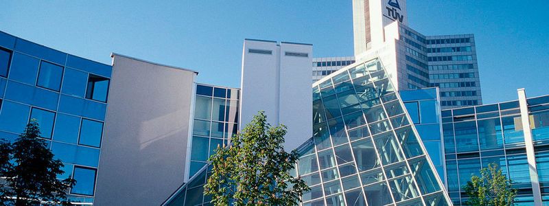 Die Mitarbeiter-Daten verbleiben im betriebseigenen Rechenzentrum am Firmensitz vom TÜV Rheinland in Köln.