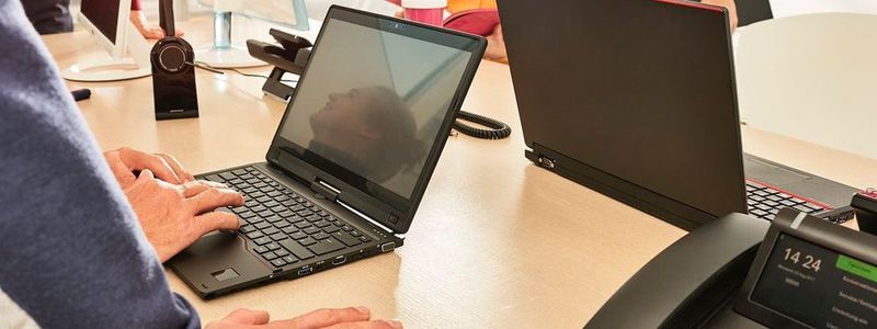 Wie lassen sich Nutzeridentitäten und Passwörter effizient verwalten?