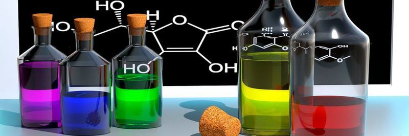 Synthetic fuels, known as e-fuels, are increasingly being mentioned as an alternative to electro-mobility. A new study has now examined their possible applications and costs.